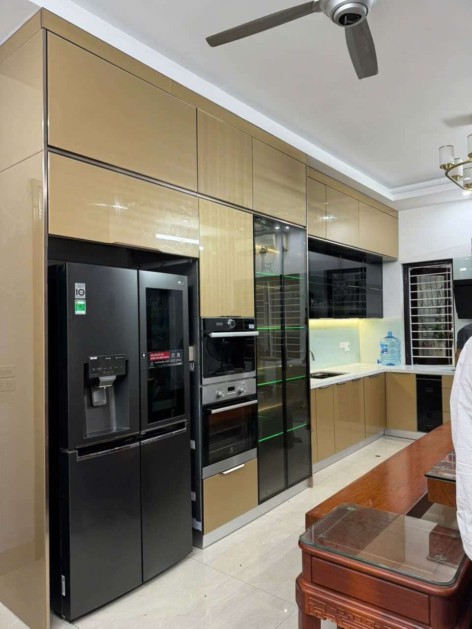 Cánh Kính Tủ Bếp Theo Kích Thước – Đẹp, Chuẩn Từng Chi Tiết 2026