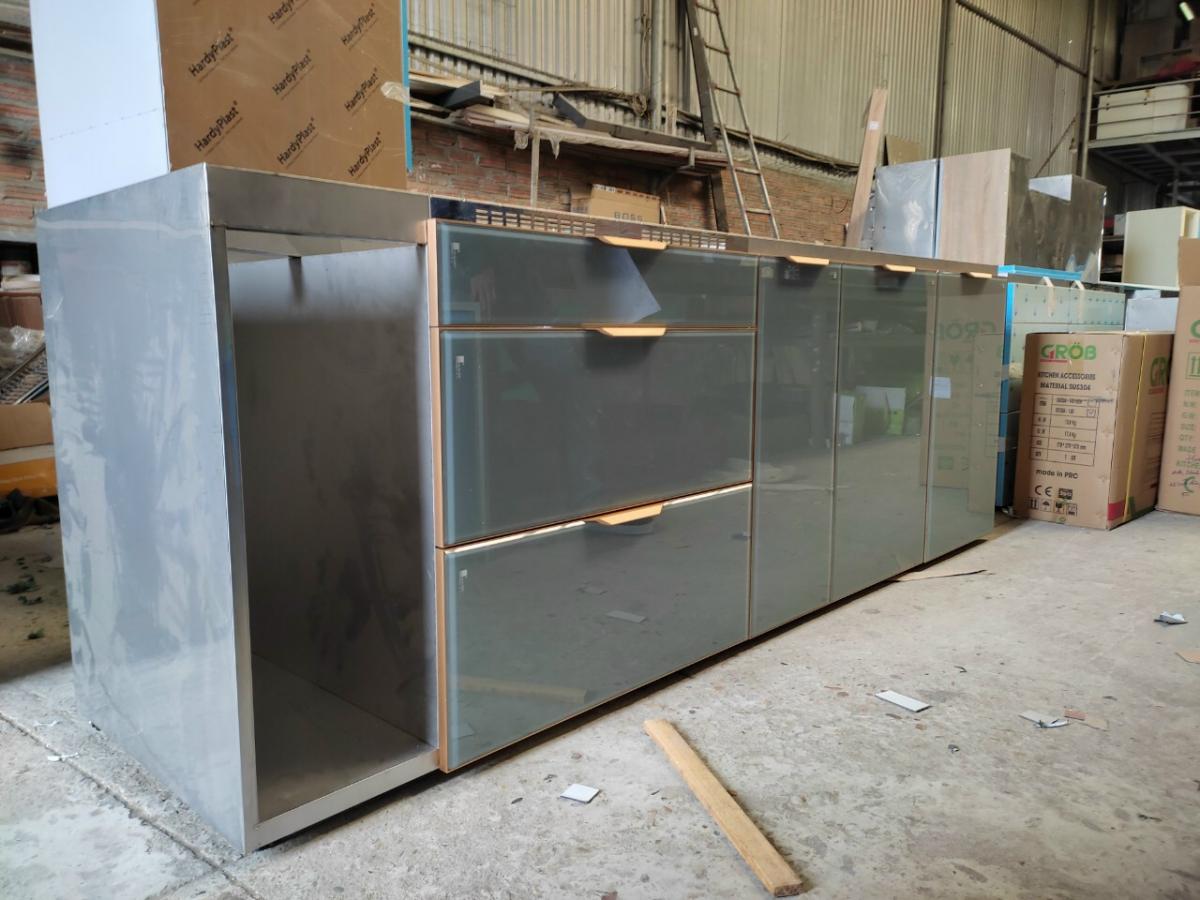 tủ bếp inox phù hợp loại thời tiết nào
